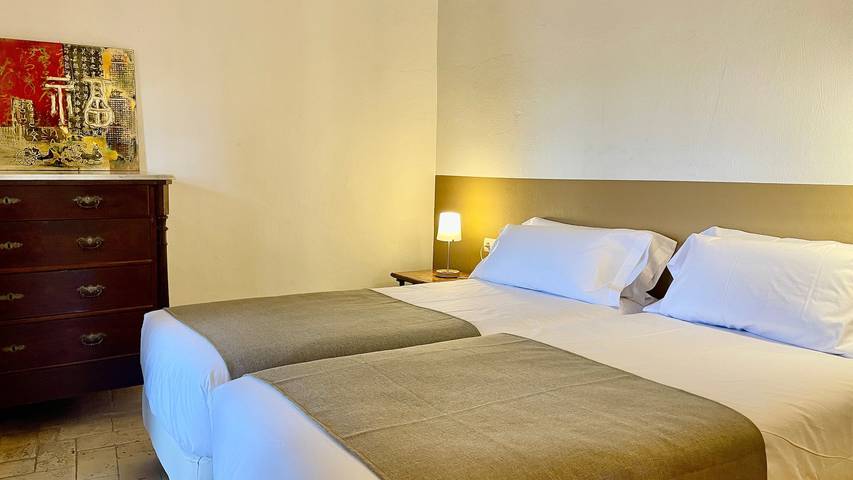 Casa rural para 4 personas, con jardín y balcón en Castellón de Ampurias - 2