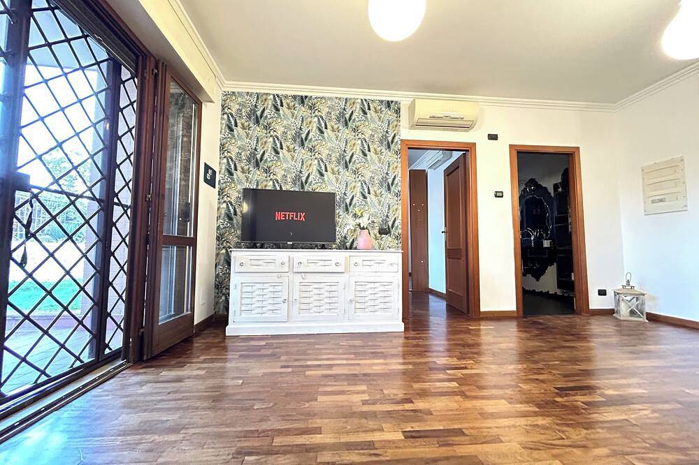 Ganze Wohnung, Airport and Fiera di Roma's Apartment with garden in Fiumicino, Rom Provinz