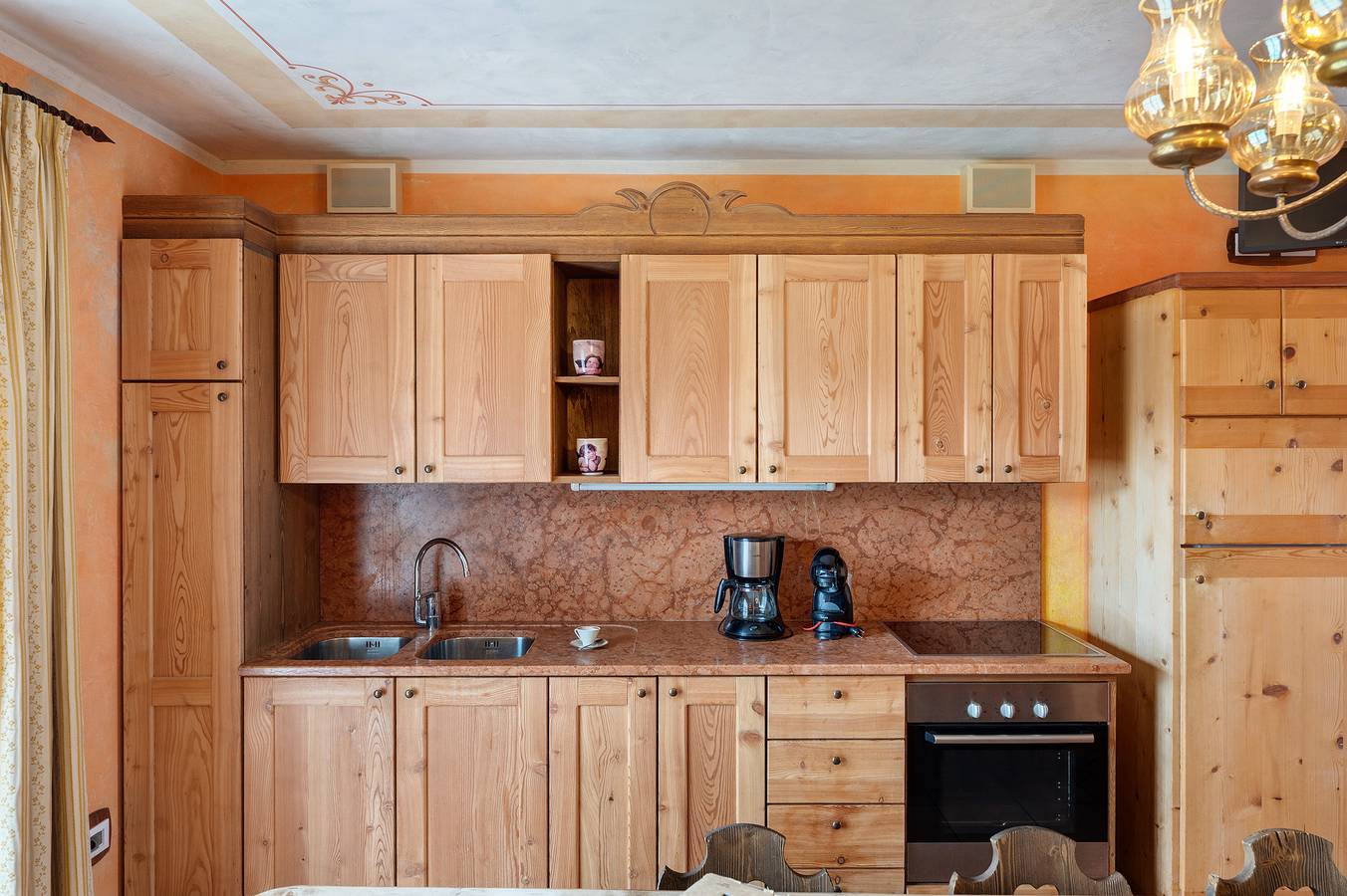 Entire apartment, Apartment 'Golden' with Mountain View, Shared Garden and Wi-Fi in Coredo, Predaia