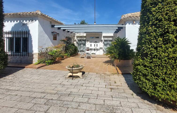 Ferienhaus für 10 Personen, mit Pool und Terrasse - 1