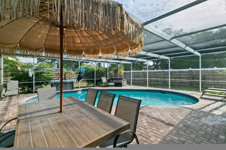 Vacation rental for 10 people, with pool and terrace in Manatee County