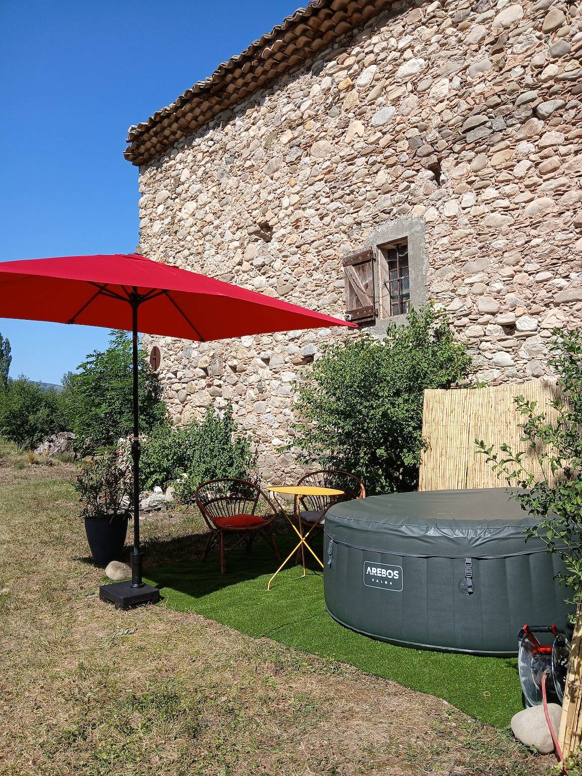 Maison de vacances « Les Gîtes Du Saro" 4* Spa, rivière, vue Montagne in Chabestan, Région de Gap