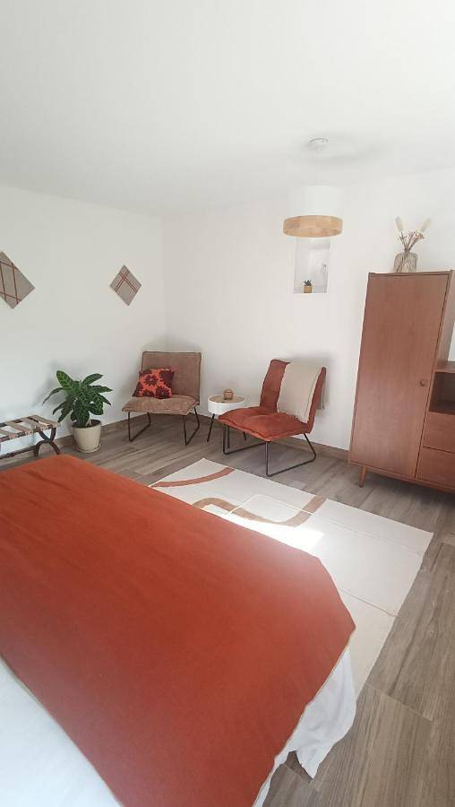 Location de vacances pour 2 personnes, avec Terrasse et Jardin ainsi que Piscine et Vue à Ahetze - 4