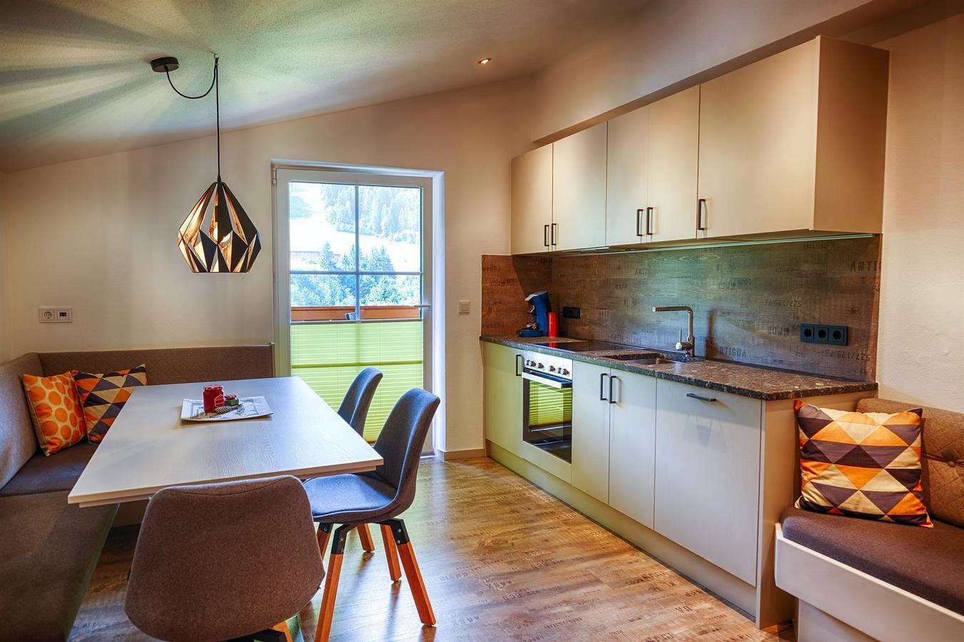 Entire holiday apartment, Ap./4 + more bedrooms/shower, bath, Wc in Loferer und Leoganger Steinberge, Leogang