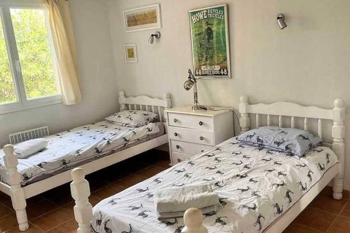 Location de vacances pour 6 personnes, avec terrasse et jardin à Puimisson - 2