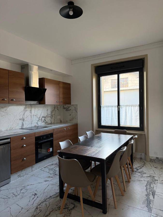 Maison d’hôte pour 2 personnes, avec terrasse ainsi que vue et piscine, animaux acceptés à Andancette - 4