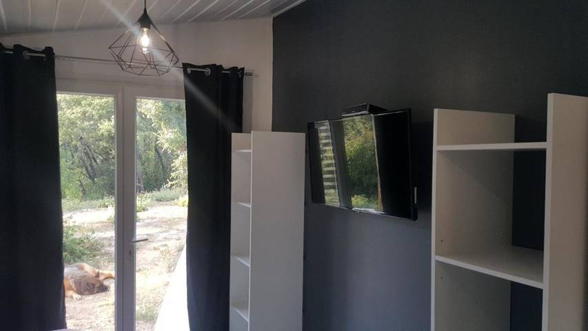 Gîte pour 2 personnes, avec piscine et jardin à Besse-sur-Issole - 2