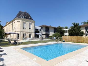 Hôtel pour 2 personnes, avec jardin et piscine, animaux acceptés à Latresne