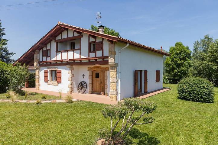 Location de vacances pour 8 personnes à Ascarat