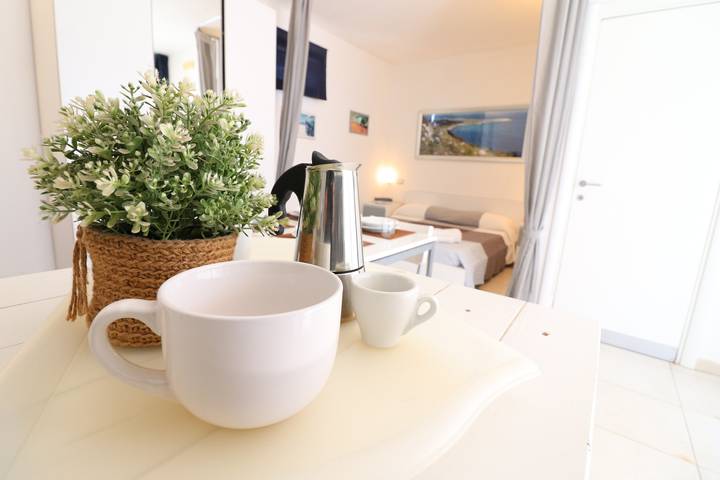 Entire apartment, Apartment 'Casa Vacanza Lu Ientu' with Shared Pool, Wi-Fi and Air Conditioning in Otranto region, Lecce Province