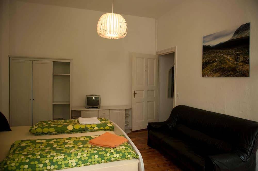 Ganze Wohnung, Private Apartment in Berlin's most central district next to the river Spree in Moabit Berlin, Berlin