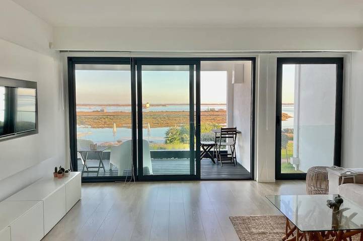 Ganze Wohnung, Apartment mit Pool und Meerblick - Apartment Habicht - für 2 Personen (1 Schlafzimmer) in Moncarapacho e Fuseta, Parque Natural da Ria Formosa