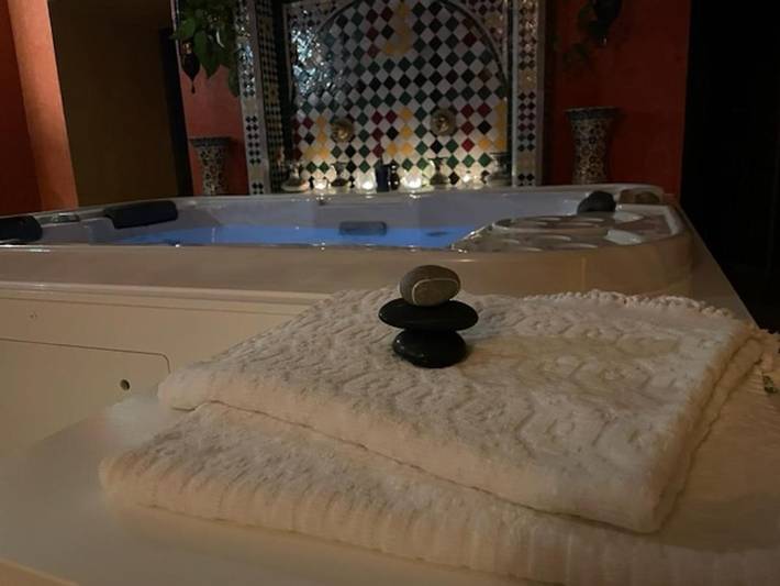 Chambre d’hôte pour 2 personnes, avec piscine et jacuzzi ainsi que sauna et jardin, animaux acceptés dans Canton de Vaud - 2