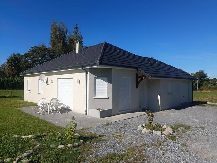 Location de vacances pour 9 personnes, avec Terrasse et Jardin à Asson