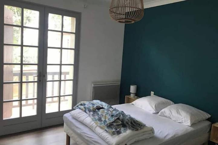 Location de vacances pour 9 personnes, avec jardin à Coëx - 3