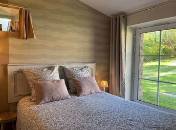 Gîte pour 4 personnes, avec piscine ainsi que jardin et terrasse à La Flocellière