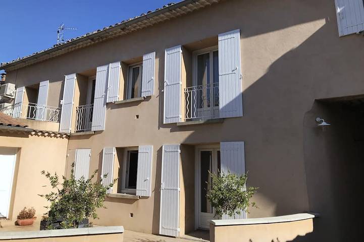 Gîte pour 6 personnes, avec terrasse à Pernes-les-Fontaines