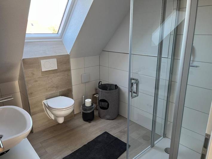 Ferienhaus für 5 Personen, mit Balkon und Terrasse sowie Garten und Seeblick in Großefehn - 3