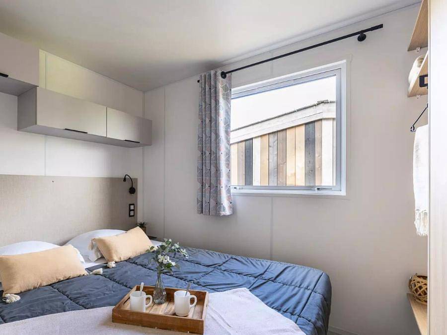 Camping Le Village Perrosien - Mobilhome 6 personnes - Cabane 4 Pièces 6 Personnes Climatisée + Tv in Perros-Guirec, Côte de Granit Rose