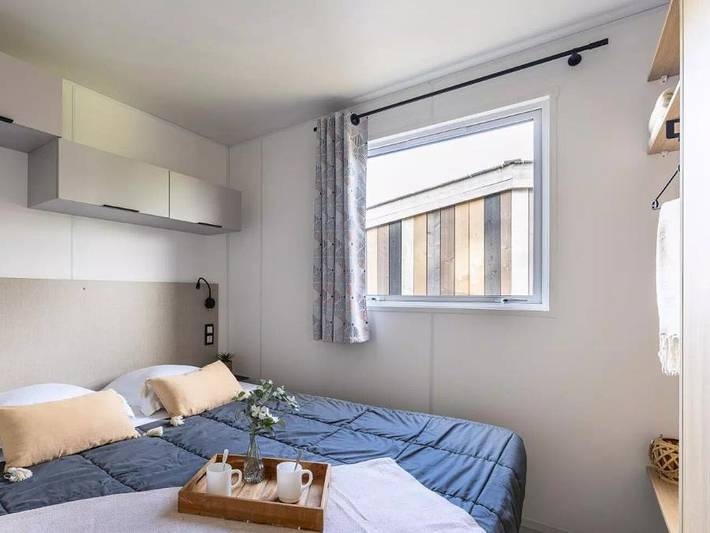 Camping Le Village Perrosien - Mobilhome 6 personnes - Cabane 4 Pièces 6 Personnes Climatisée + Tv in Perros-Guirec, Côte de Granit Rose