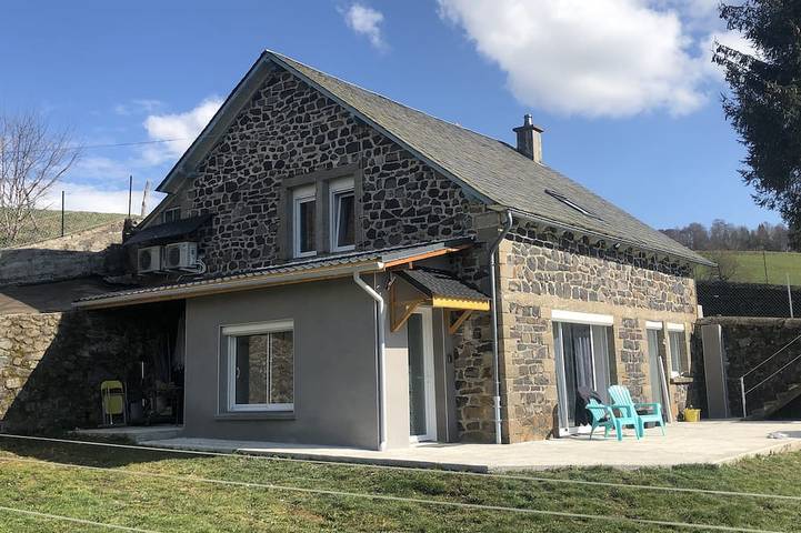 Gîte pour 4 personnes, avec jardin, animaux acceptés dans Région de Besse-et-Saint-Anastaise