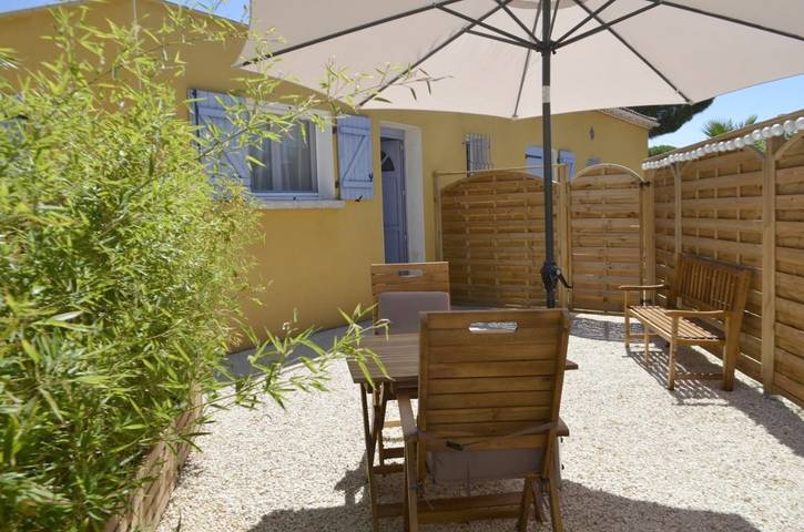 Maison d’hôte pour 2 personnes, avec Terrasse à Vias