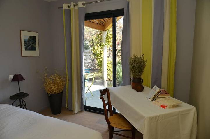 Location de vacances pour 10 personnes, avec terrasse ainsi que jacuzzi et jardin, animaux acceptés à Garéoult - 3