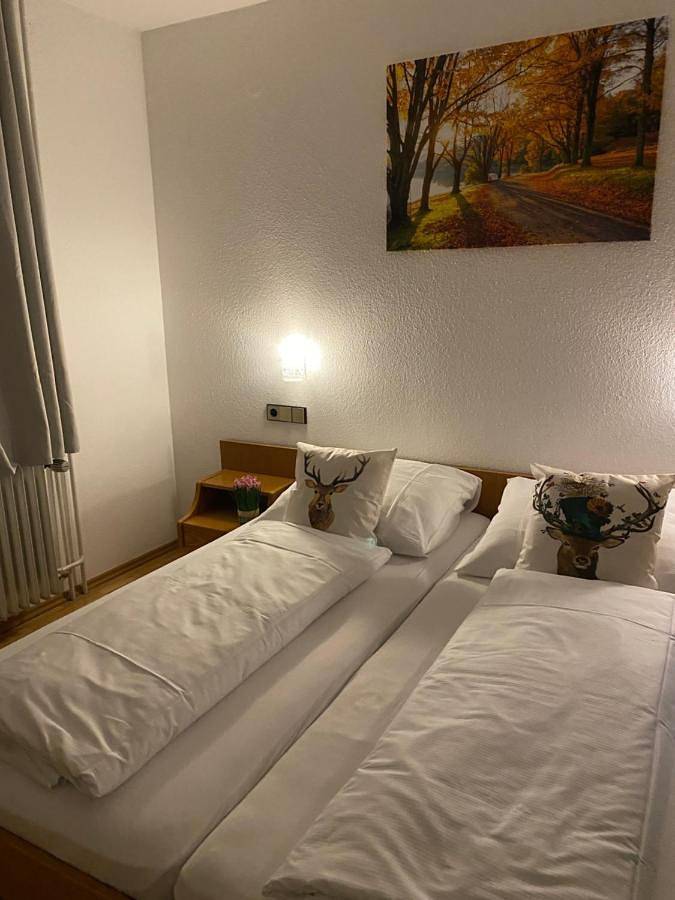 Ferienwohnung für 2 Personen, mit Balkon und Terrasse sowie Garten und Ausblick in Gutach (Schwarzwaldbahn)