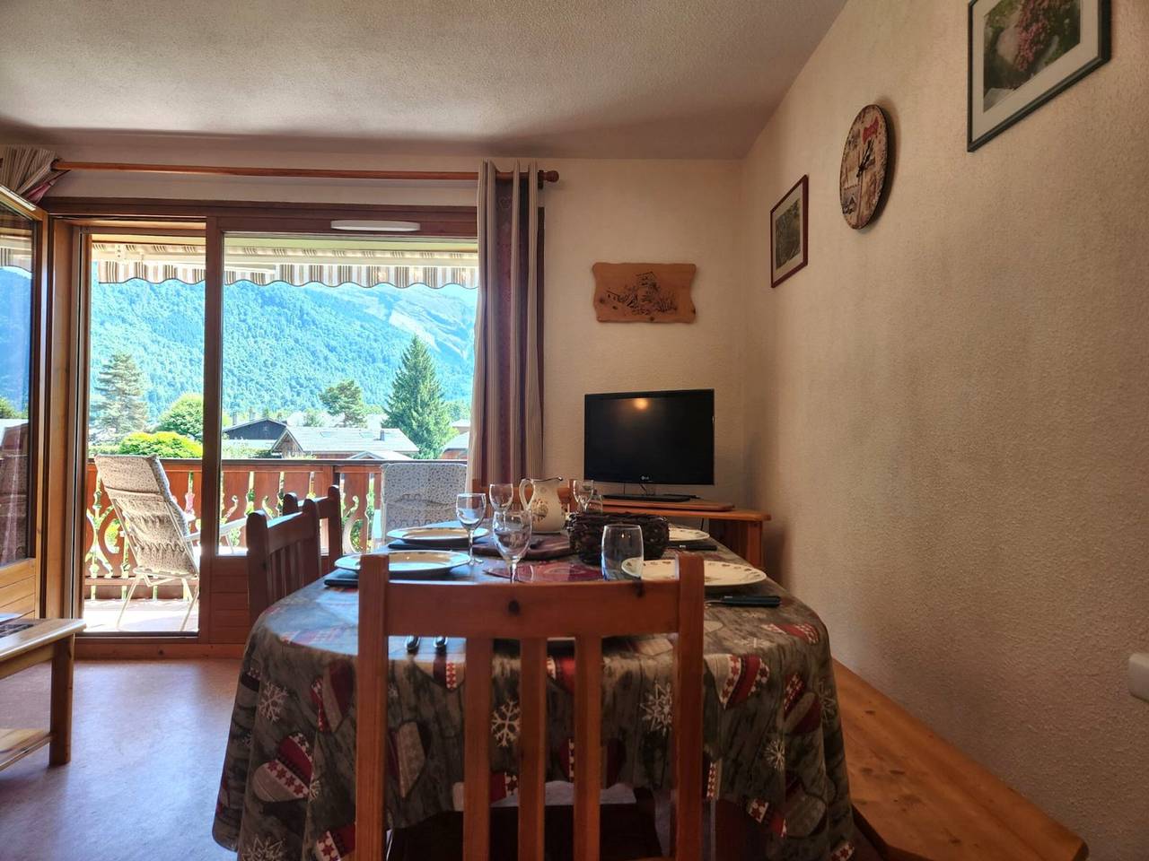 Apartamento entero, Tranquilo T3 en Samoëns, cerca del centro, Wifi, aparcamiento privado in Samoëns, Region Bonneville