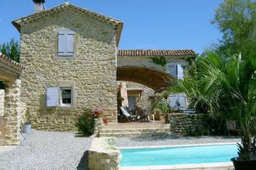 Gîte pour 10 personnes, avec jardin ainsi que vue et piscine à Méjannes-lès-Alès