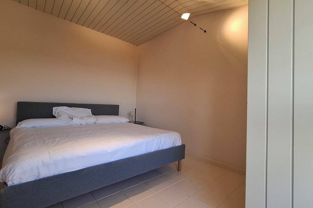 Villa with Pool Panoramic view relaxation and privacy in Lesa, Lago Maggiore (Piemont)