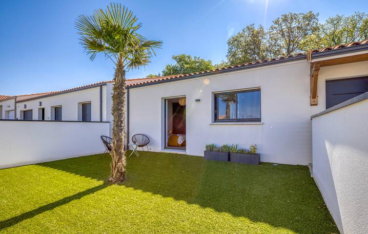 Location de vacances pour 6 personnes, avec terrasse et jardin à Semussac - 3