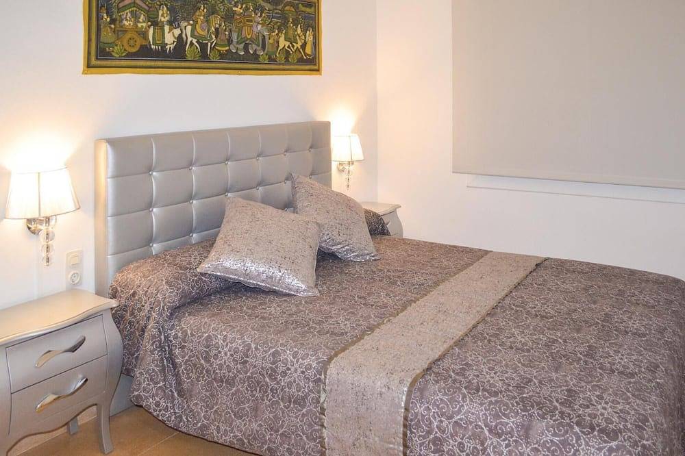 Ganze Wohnung, Haustierfreundliche 3-Zimmer-Wohnung in Lloret de Mar in Central Lloret de Mar, Lloret de Mar