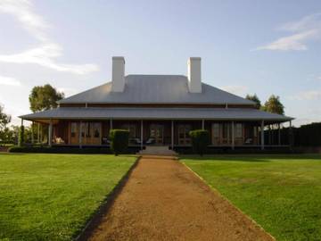 Villa pour 4 personnes, avec jardin ainsi que vue et piscine, animaux acceptés dans Australie