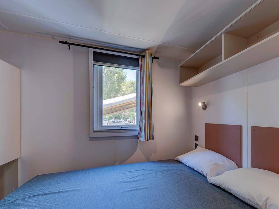 Camping Marvilla Parks - Les Pommiers du Mont Saint Michel - Mobilheim 6 personen - Comfort Xl | 3 Zi. | 6 Pers. | Erhöhte Terrasse | Klimaanlage | Tv in Beauvoir, Mont-Saint-Michel-Bucht