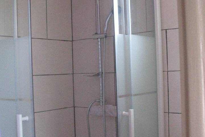 Location de vacances pour 5 personnes, avec jardin et terrasse à Saint-Roman-de-Malegarde - 4