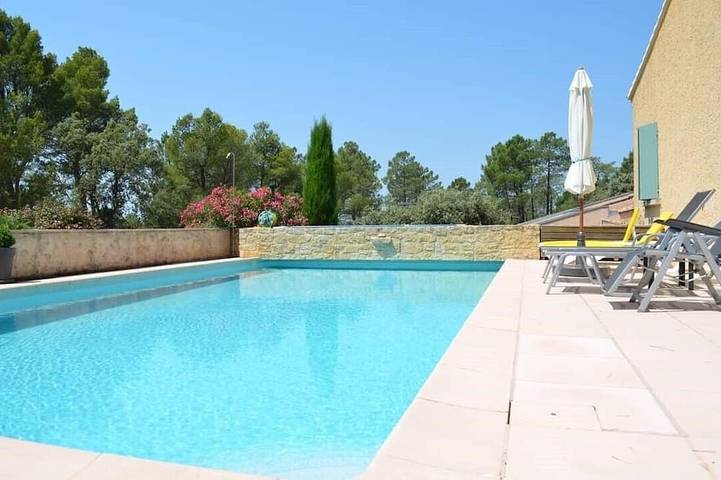 Villa für 7 Personen, mit Terrasse und Garten - 1