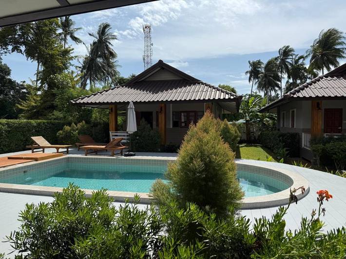 Maison d’hôte pour 2 personnes, avec jardin ainsi que vue et piscine dans Mae Nam