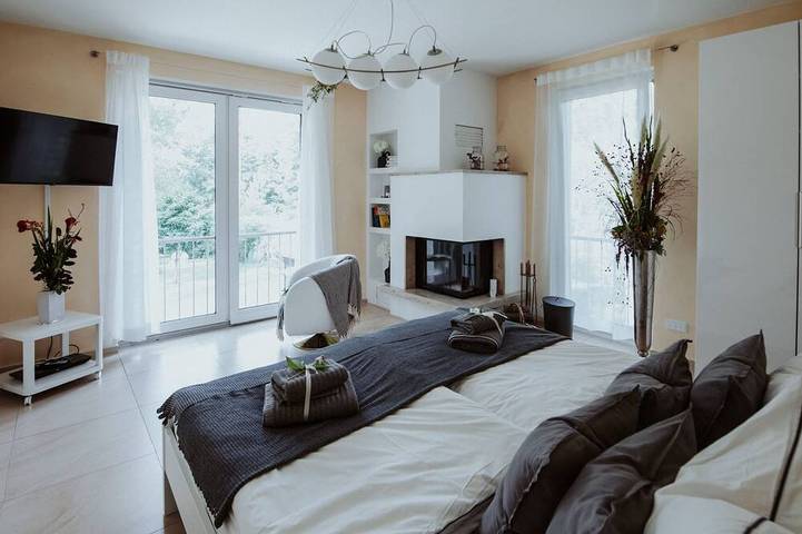 Ferienhaus für 24 Personen, mit Balkon und Whirlpool sowie Garten und Sauna in Zossen - 2