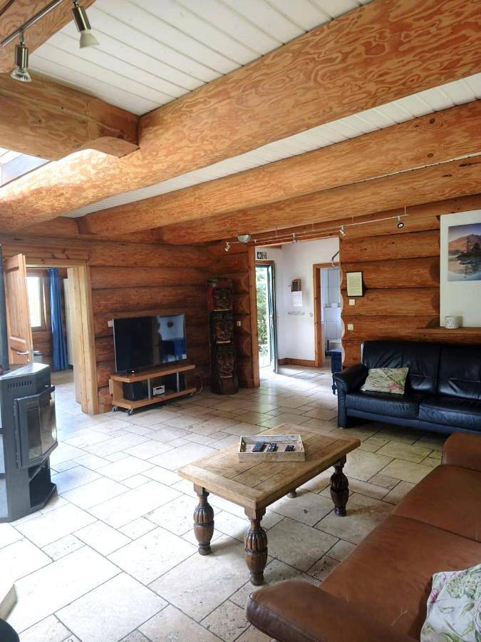 Ganze Wohnung, Rursee Chalet mit Wellnessbereich, Balkon, Seeblick und Garten für 8 Personen, 2 Hunde in Simmerath, Rureifel (Nordrhein-westfalen)
