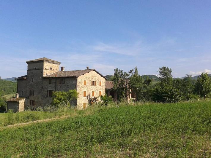 Agriturismo, con Giardino e Panorama a Valsamoggia