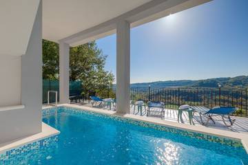 Ferienwohnung für 4 Personen, mit Terrasse und Garten sowie Pool, kinderfreundlich in Istrien