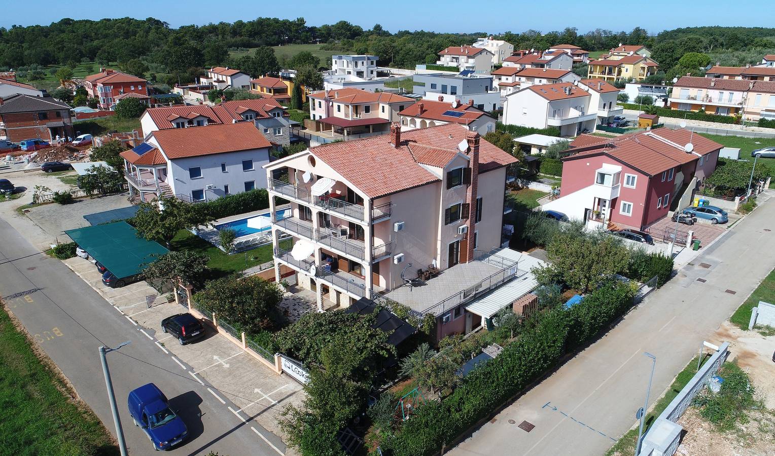 Kamer met een terras Novigrad S-6951-a in Novigrad, Mareda
