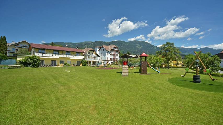 Hütte für 2 Personen, mit Sauna und Ausblick sowie Garten, kinderfreundlich am Millstätter See