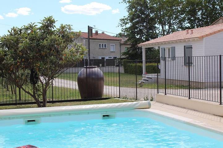Chalet pour 4 personnes, avec Terrasse et Jardin