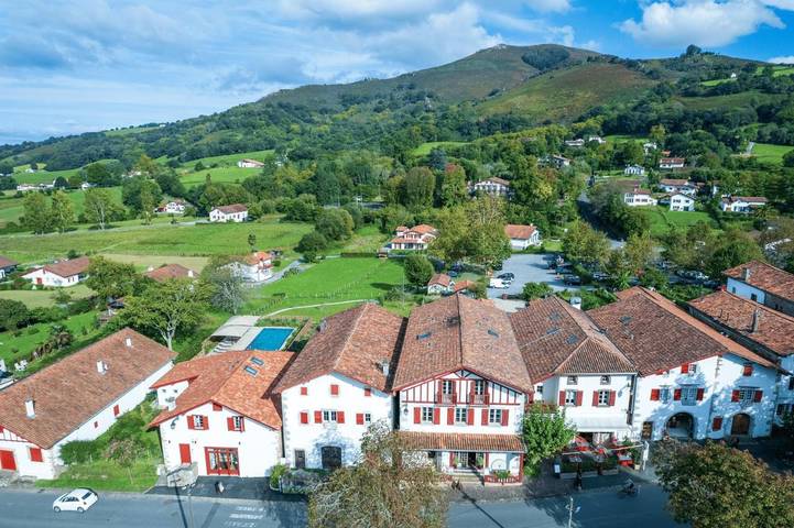 Hôtel pour 2 personnes, avec piscine et vue à Ainhoa - 3