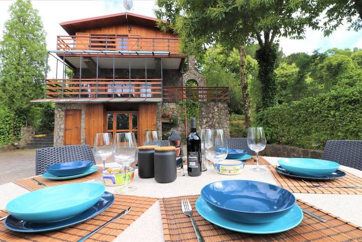 Villa per 4 persone, con giardino e vista oceano nonché piscina a Sorrento
