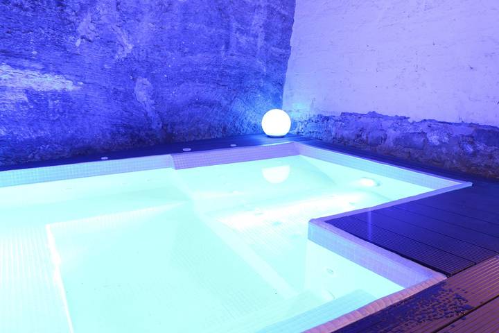 Zimmer 'El Mochuelo' mit Bergblick, Weinkeller und unbegrenztem Spa-Zugang in Lerín, Navarra Provinz