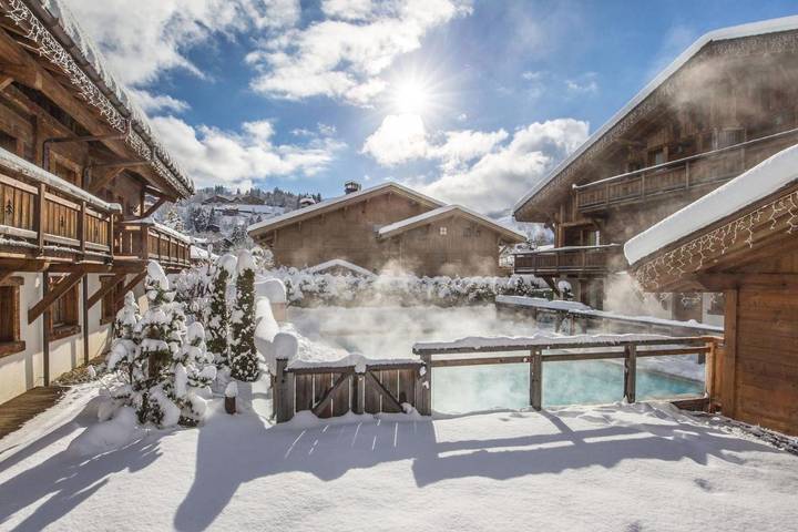 Hôtel pour 3 personnes, avec sauna ainsi que jardin et piscine