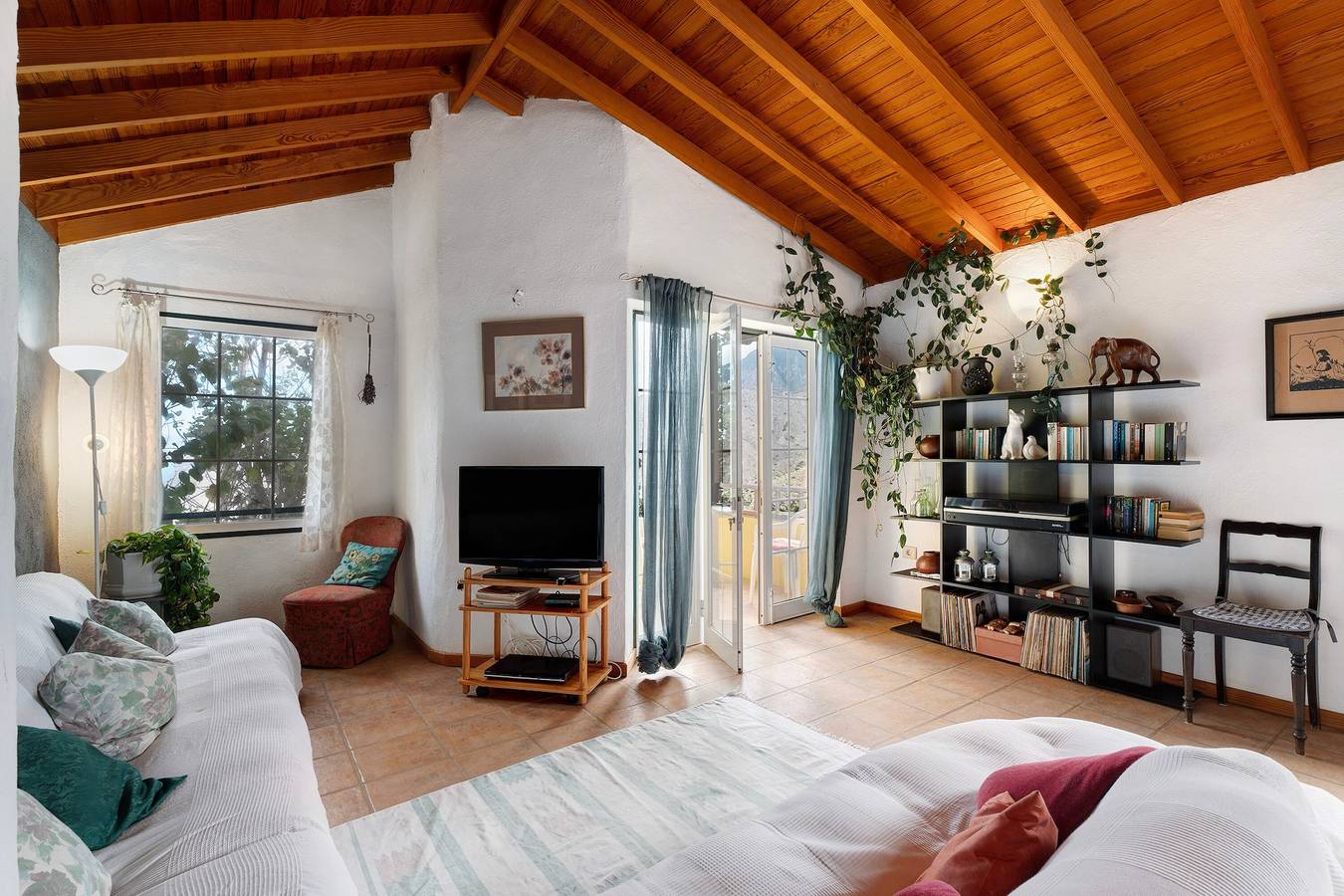 Apartamento entero, Apartamento 'Casa Claudia' con vistas al mar, terraza privada y Wi-Fi in El Tabaibal, Hermigua